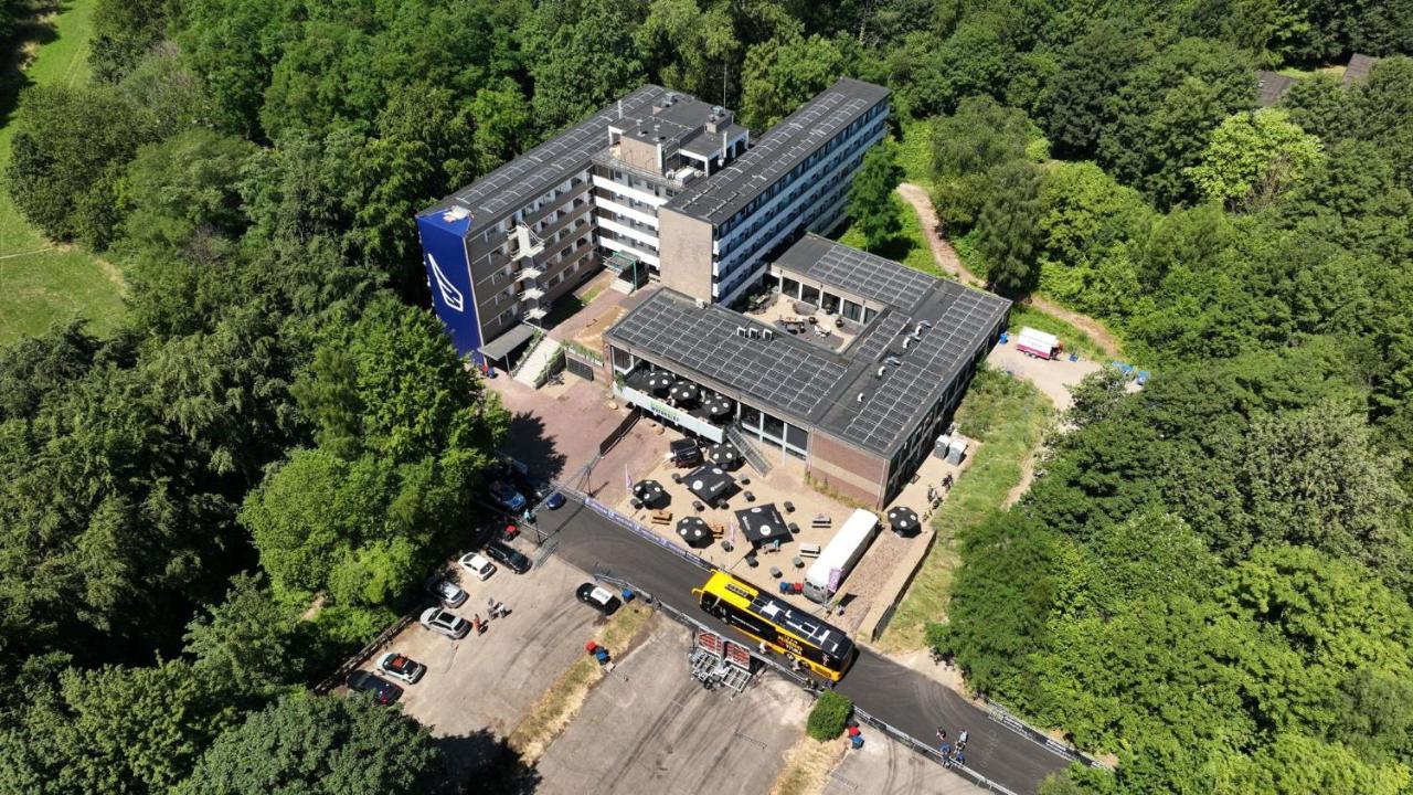 The Tower Sportshostel Ситард Екстериор снимка